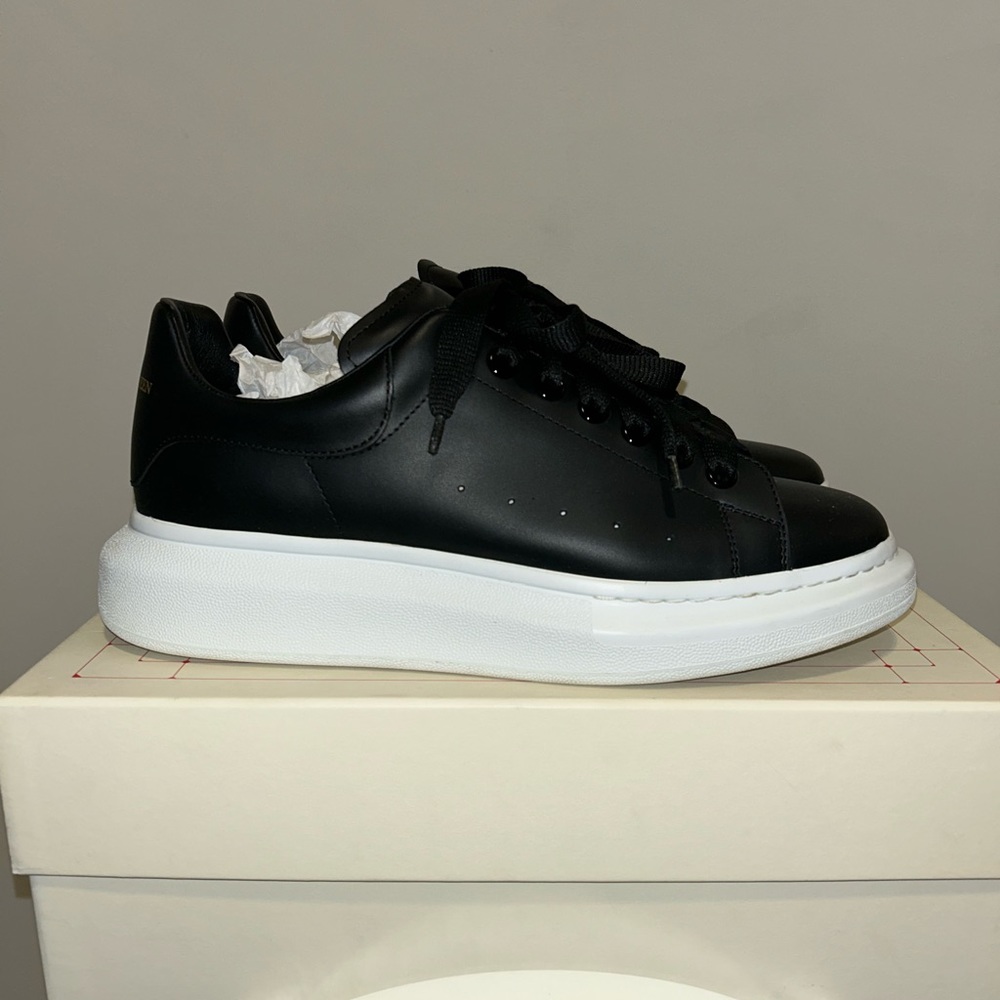 Alexander McQueen Sneakers.